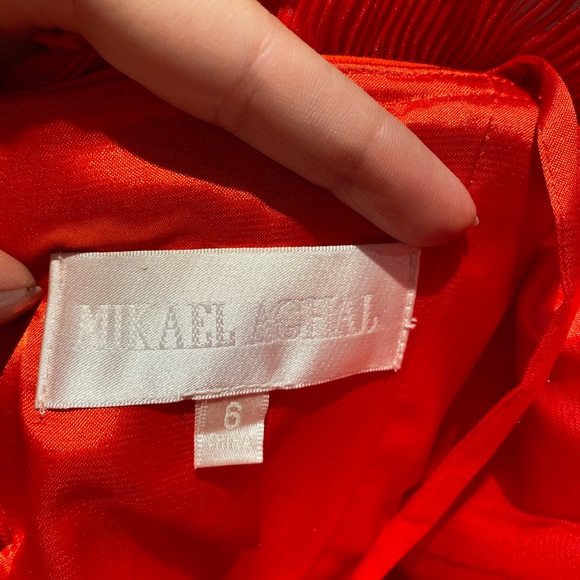 Mikael Aghal Gown - Picture 4 of 4